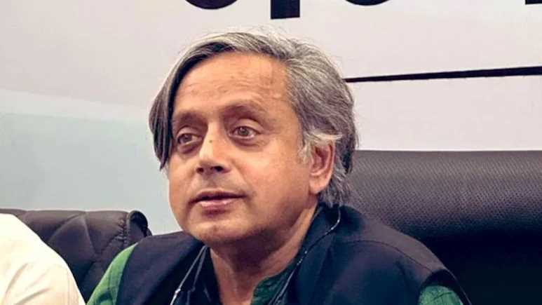 नीट पर बवाल के बीच थरुर ने कसा उत्तर प्रदेश पर तंज, कई भाजपा नेताओं ने किया पलटवार